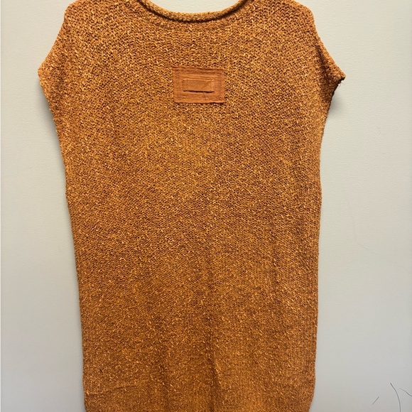 ILLA ILLA Tunic Patch Pocket Sweater Vest in Camel - Picture 7 of 7